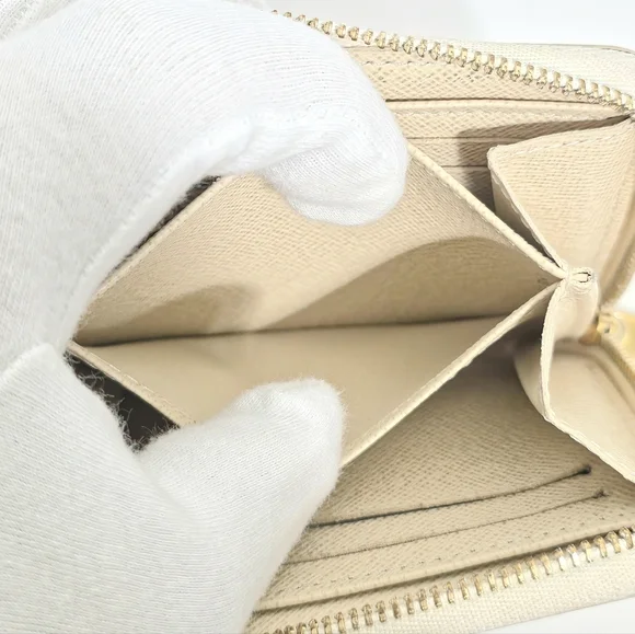 ✨️Authentic Louis Vuitton Zippy Small Damier Azur - Picture 8 of 13